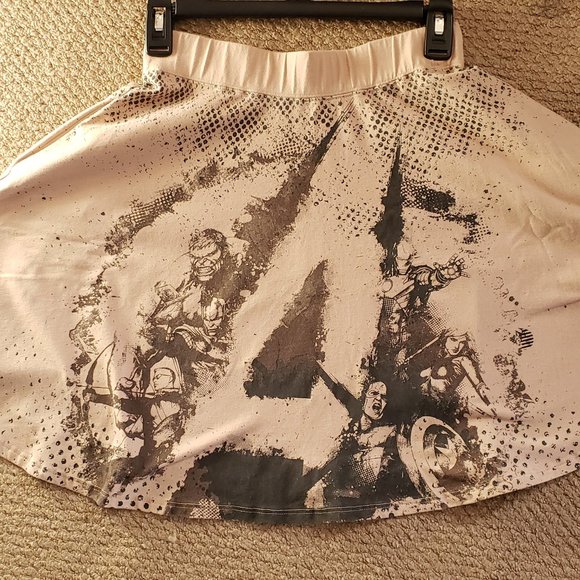 ThinkGeek exclusive womens SMALL Marvel Avengers Assemble skater skirt pockets - Picture 5 of 10